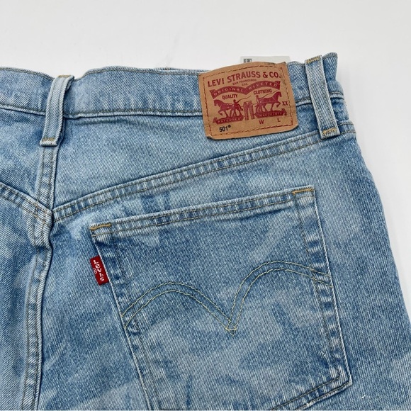 Levi’s Womens 501 Button Fly Camo Print Cutoff Denim Jean Shorts Size 32 (US 14) - Picture 4 of 12